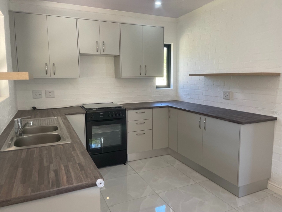 To Let 2 Bedroom Property for Rent in Crofters Valley Western Cape
